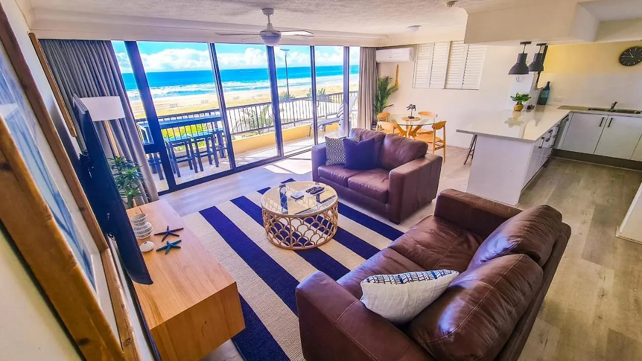 Pelican Sands Beach Resort 골드코스트