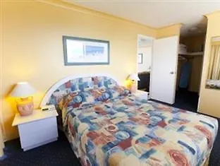 Pelican Sands Beach Resort 골드코스트