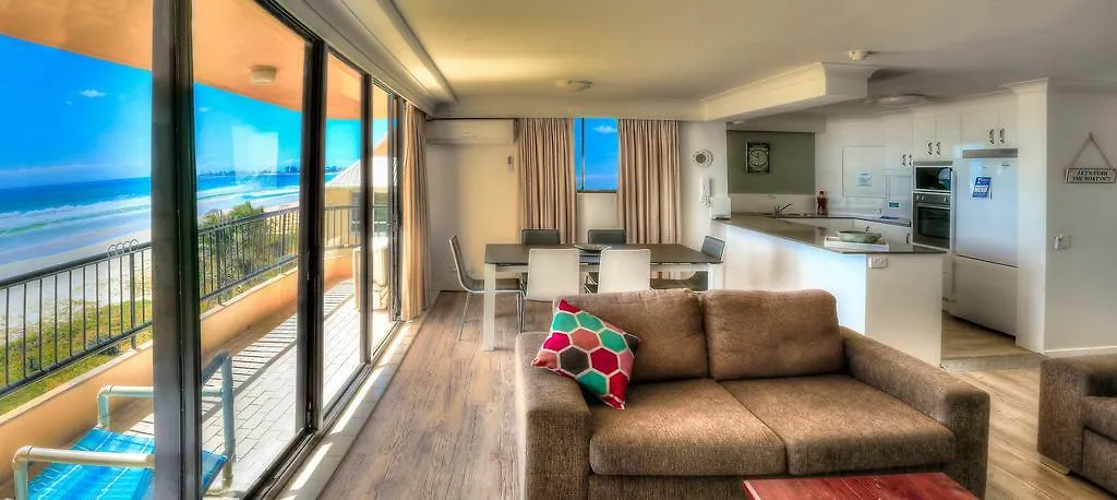 Pelican Sands Beach Resort 골드코스트