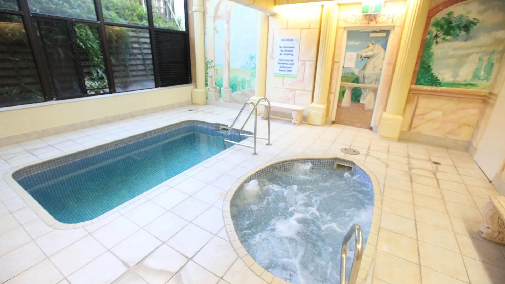 Pelican Sands Beach Resort 골드코스트